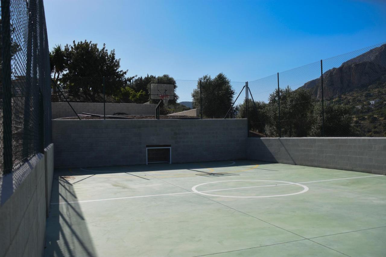 Lagar Del Chorro Junto Caminito Del Rey Piscina Y Baloncesto Daire Dış mekan fotoğraf
