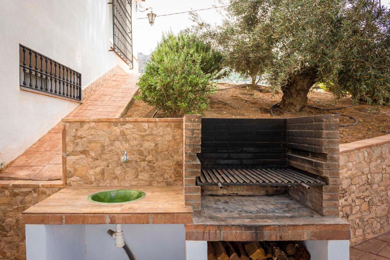 Lagar Del Chorro Junto Caminito Del Rey Piscina Y Baloncesto Daire Dış mekan fotoğraf