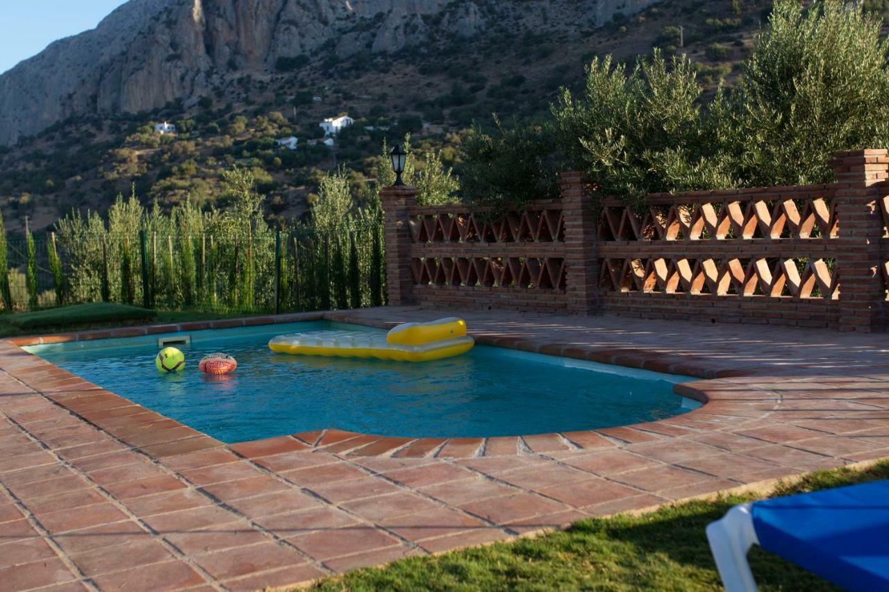 Lagar Del Chorro Junto Caminito Del Rey Piscina Y Baloncesto Daire Dış mekan fotoğraf